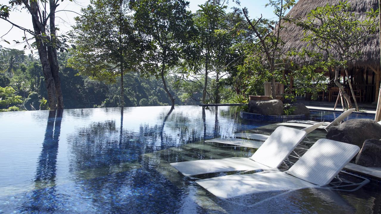 Tejaprana & Resort 5*